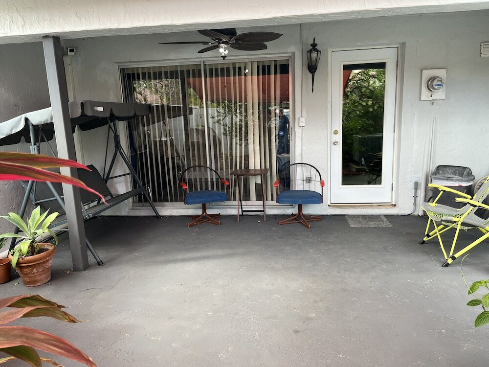 Фото Luxurious & Spacious Townhouse 6 Miles From Beach