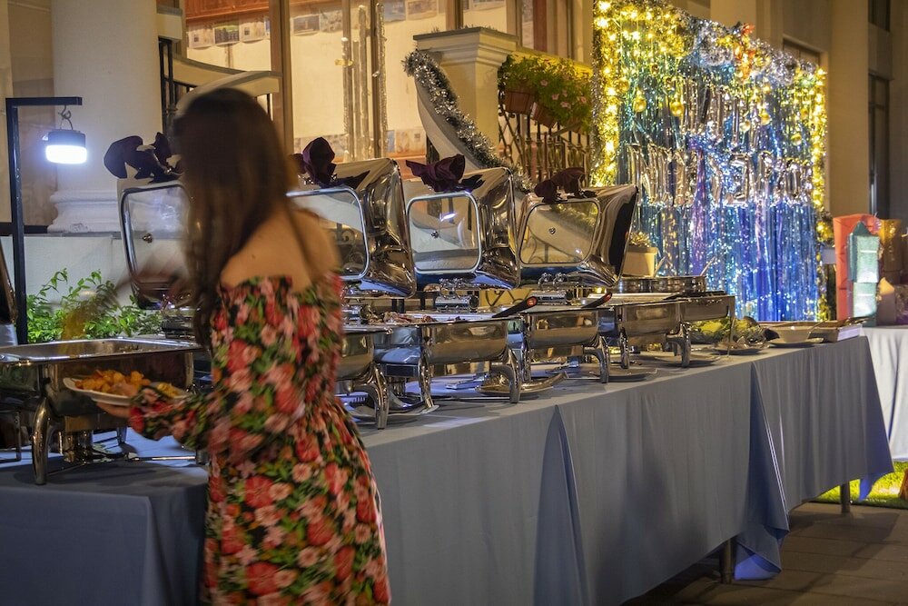 Фото Sea Breeze Hotel & Villa