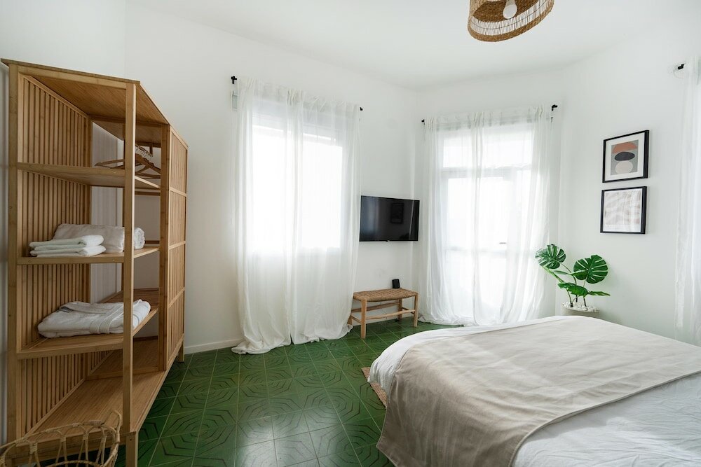 Фото Carmel Beach House by Berry Stays