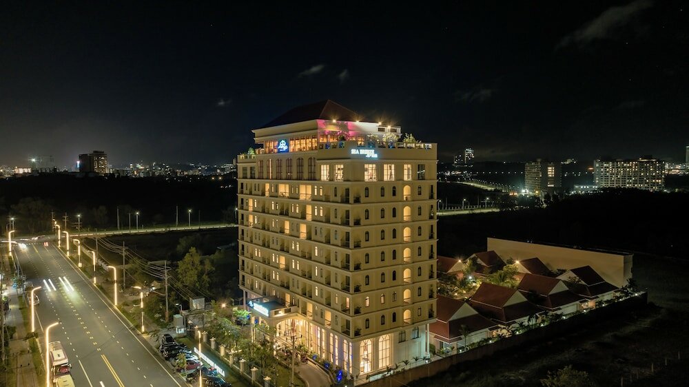 Фото Sea Breeze Hotel & Villa