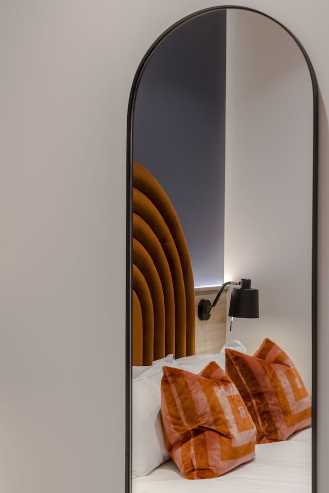 Фото Your Apartment Milton Keynes