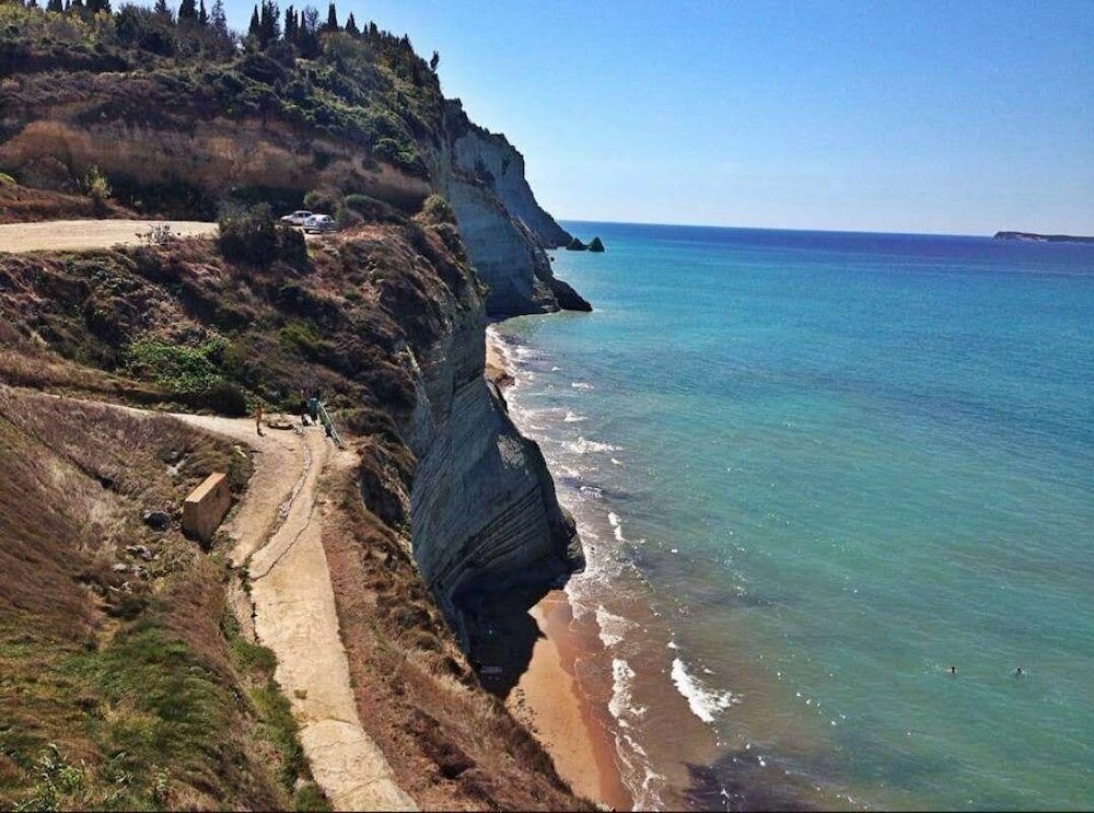 Фото Damia Hotel