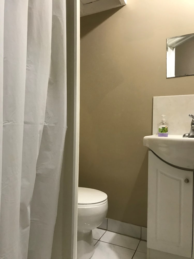 Фото Toronto Travellers Home