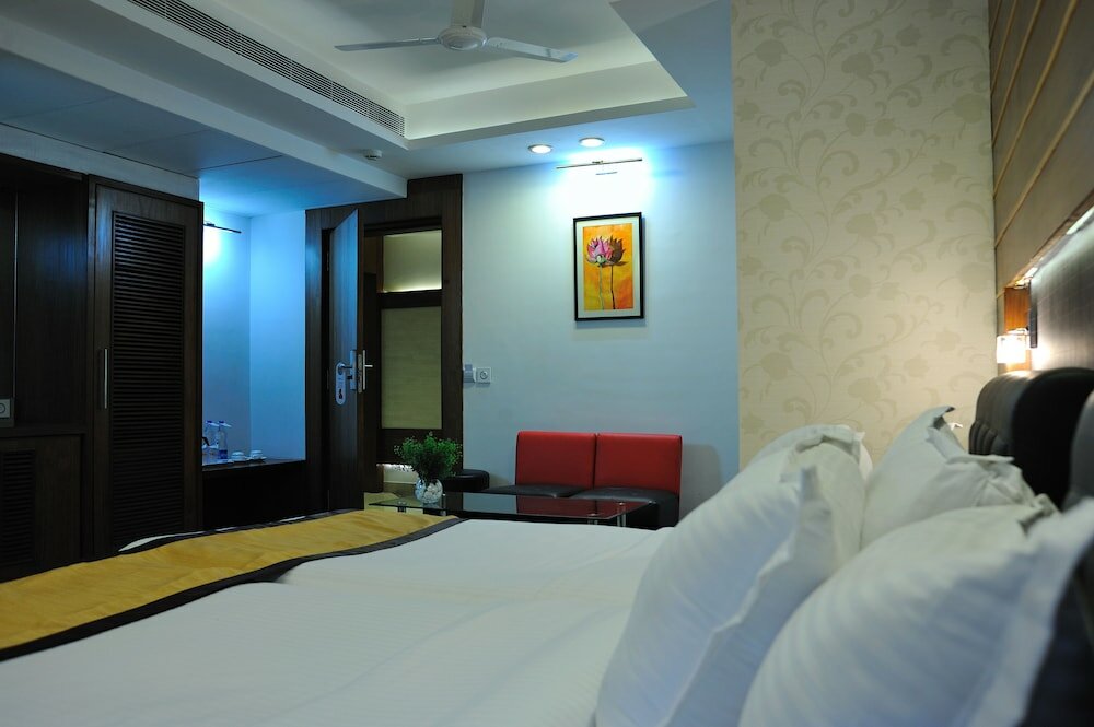 Фото Hotel Niharika