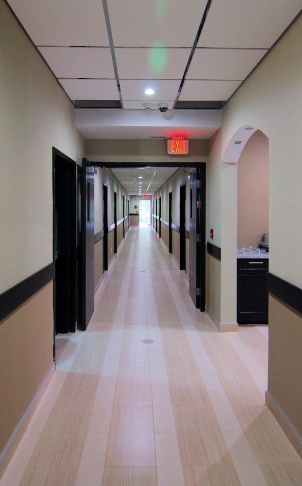 Фото Paradise Inn and Suites - Redwater