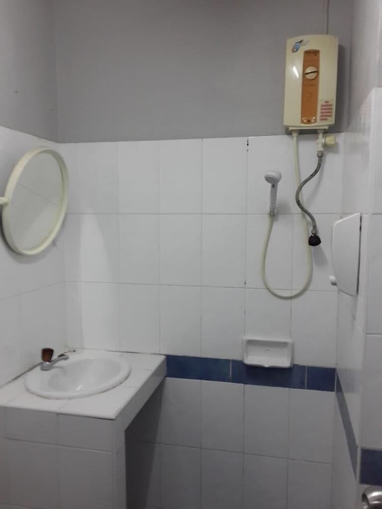 Фото White Orchid Inn