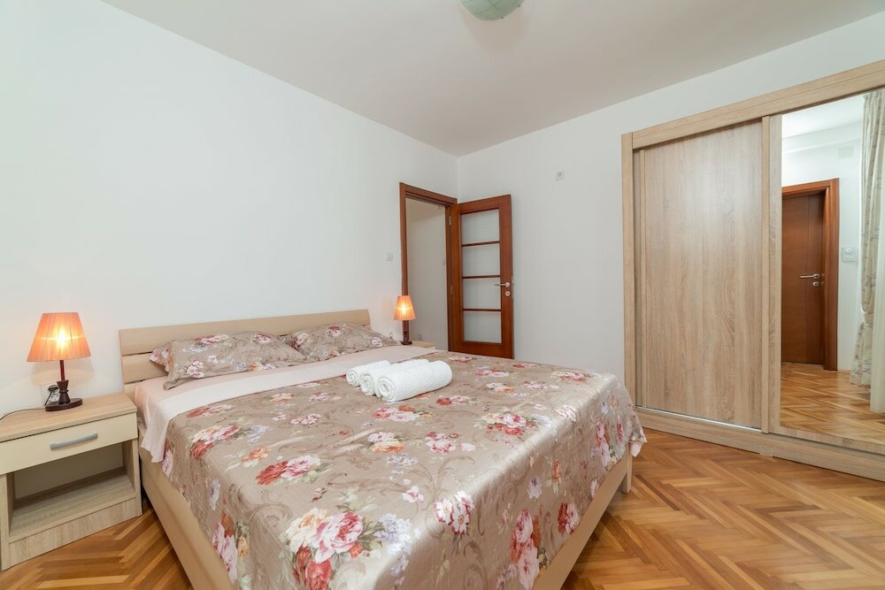 Фото Apartments Elena