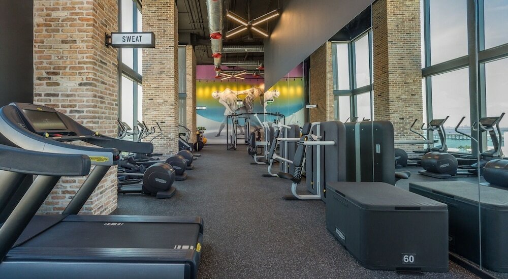 Фото Spacious Apartment with City View