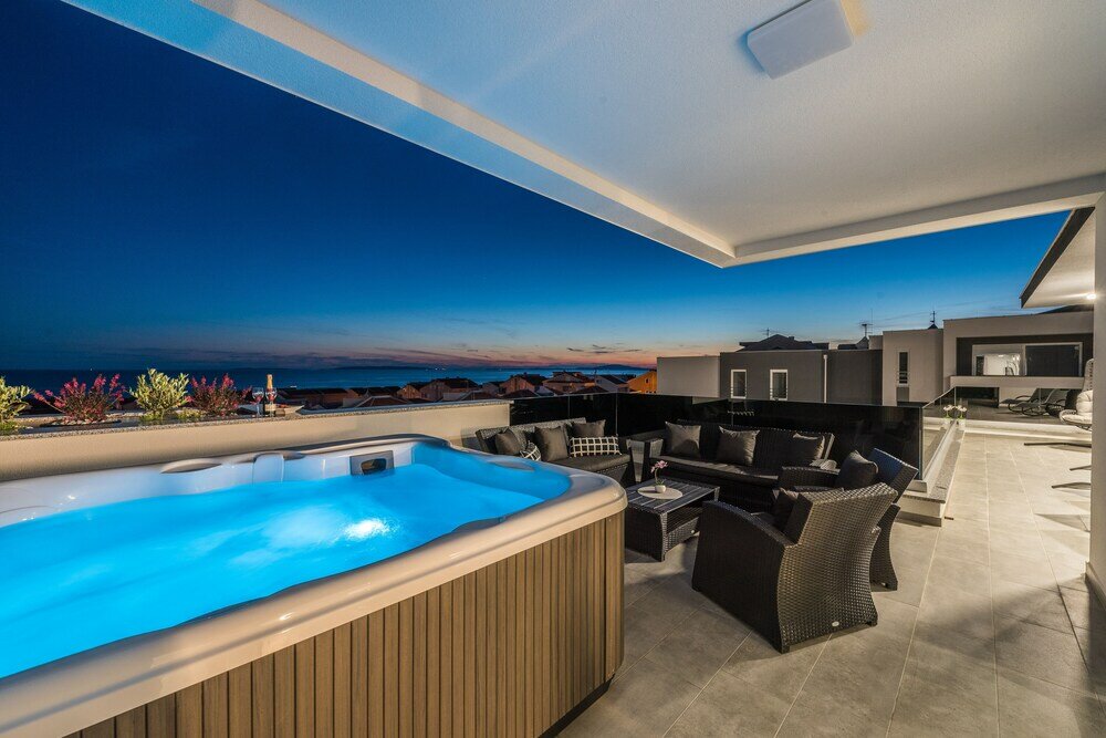 Фото Villa Magnifica Penthouse with Jacuzzi