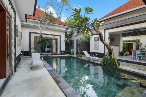 Гостиница Grace villa 5 minutes walk to the beach в Денпасаре