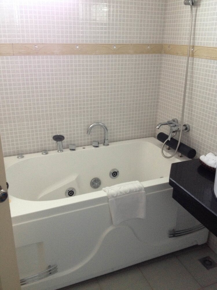 Фото Classic Hoang Long Hotel