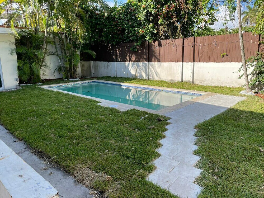 Фото Chateau Michael Luxury Brickell Villa with Pool