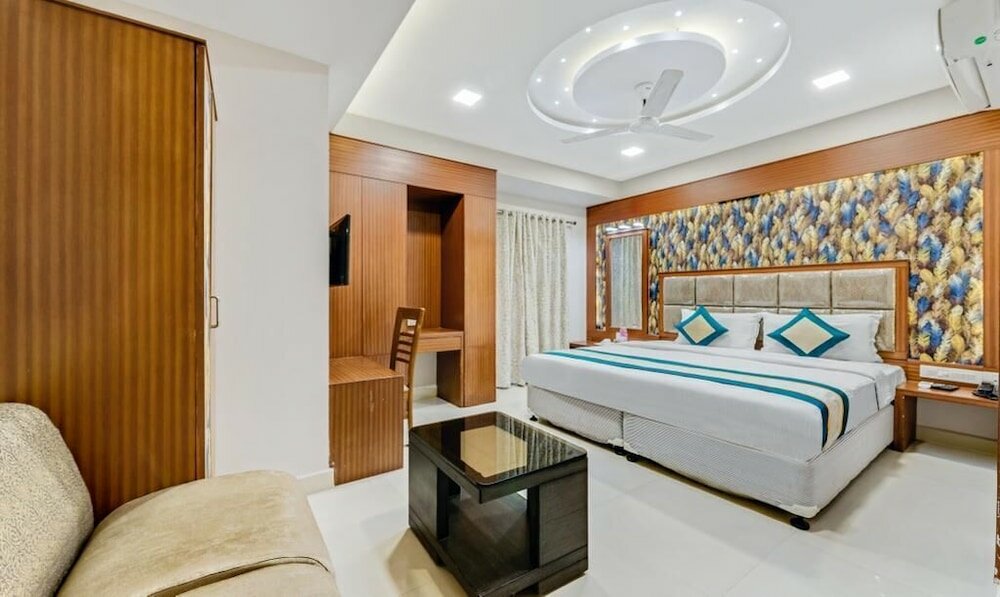 Фото Pine Tree Boutique Hotel - Greams Road