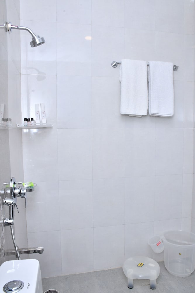 Фото Hotel The Crown