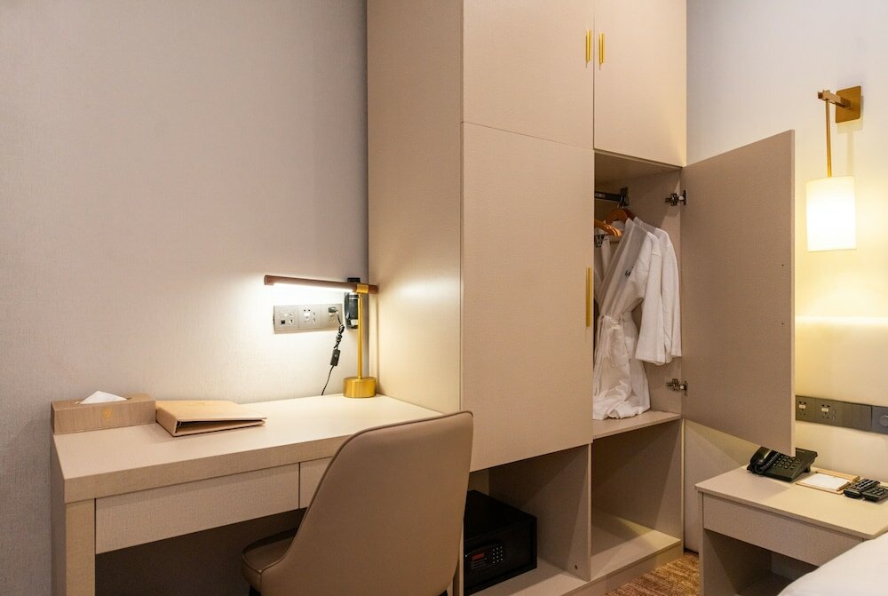 Фото Legend Hotel and Resort