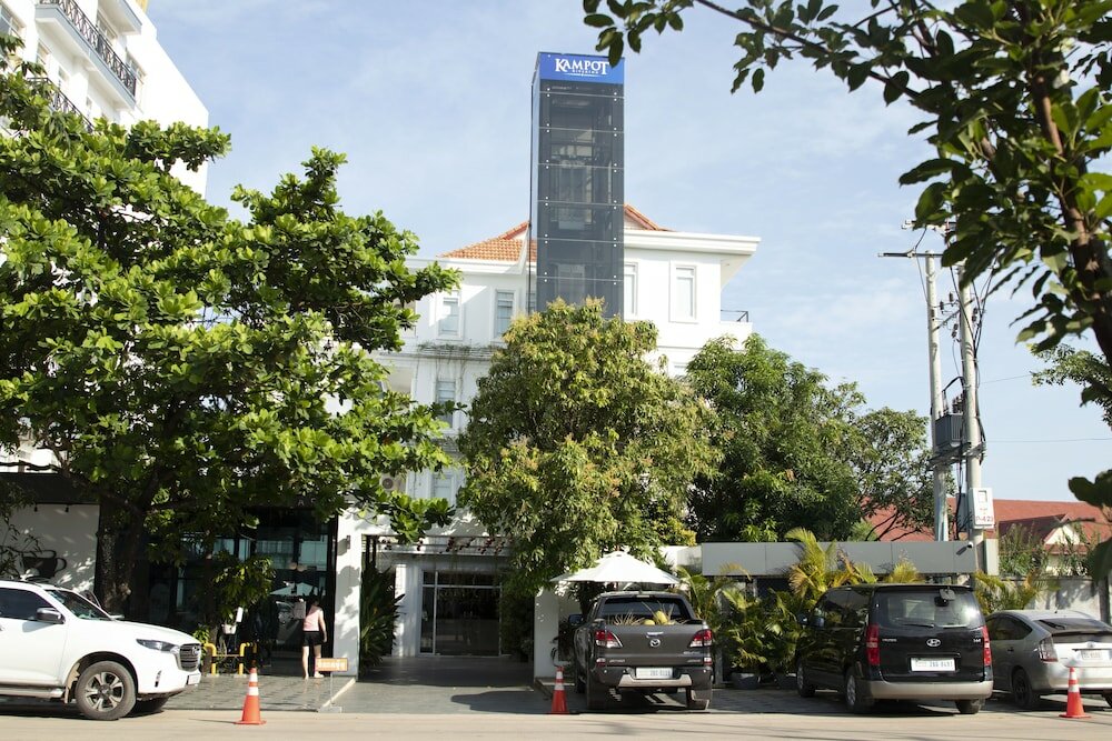 Фото отеля 2