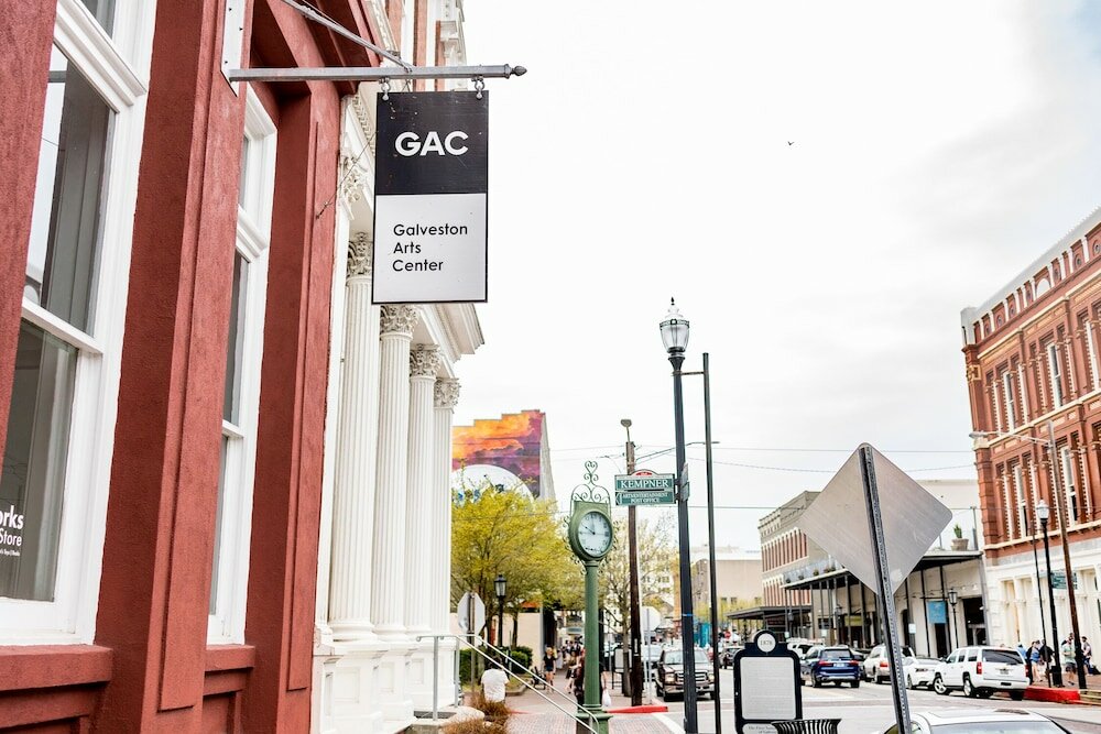 Фото The Bikini Bungalow