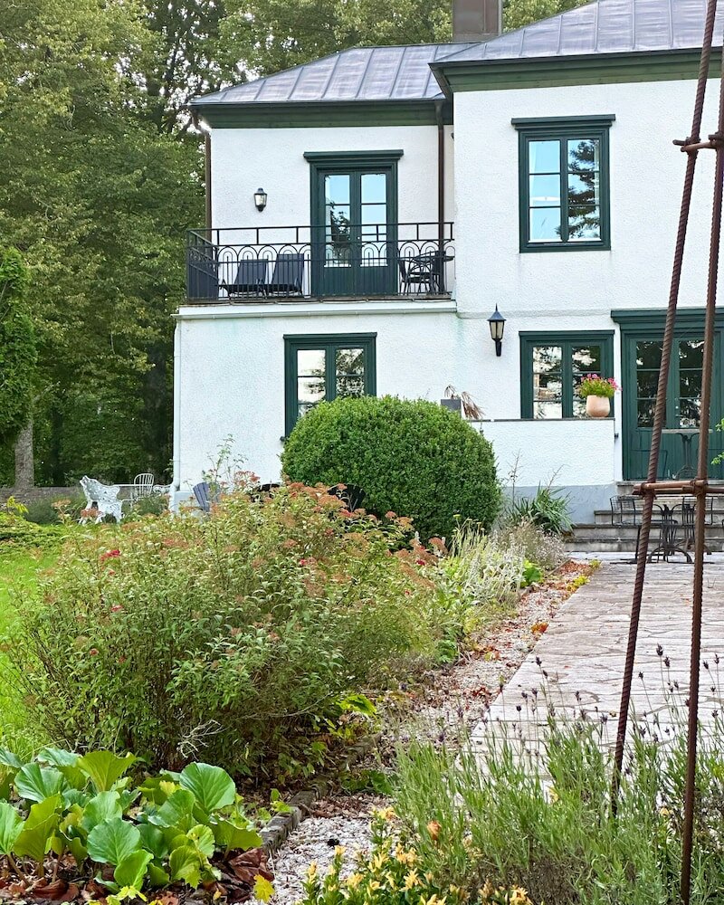 Фото Hallfreda Hotel