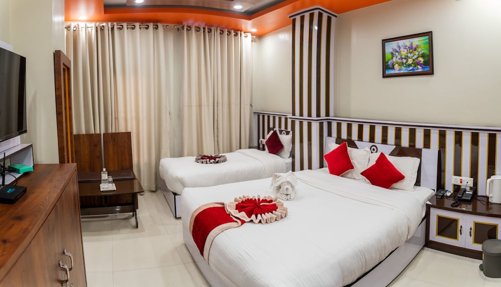 Фото Hotel Janmabhumi