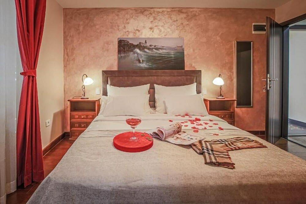 Фото Theatre Luxury Rooms