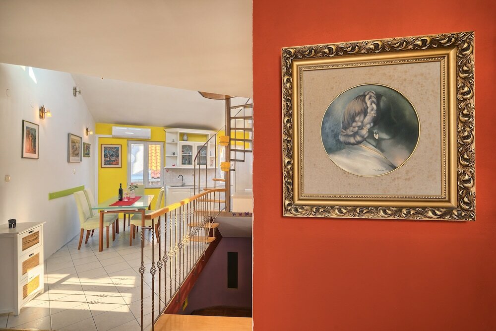 Фото Poetry House