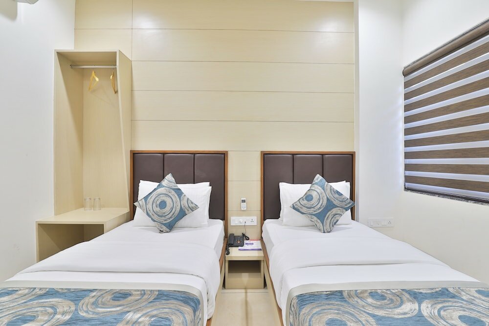 Фото Hotel Surat