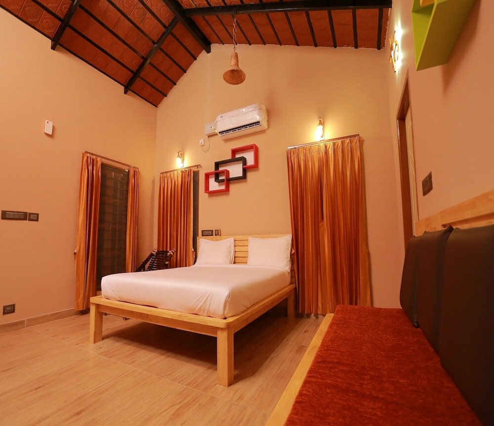 Фото Selvamathi Farm Resorts