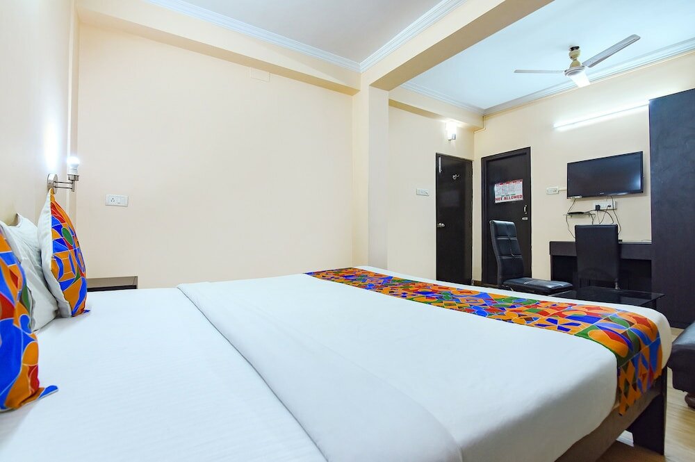 Фото Fabhotel Dovers Inn