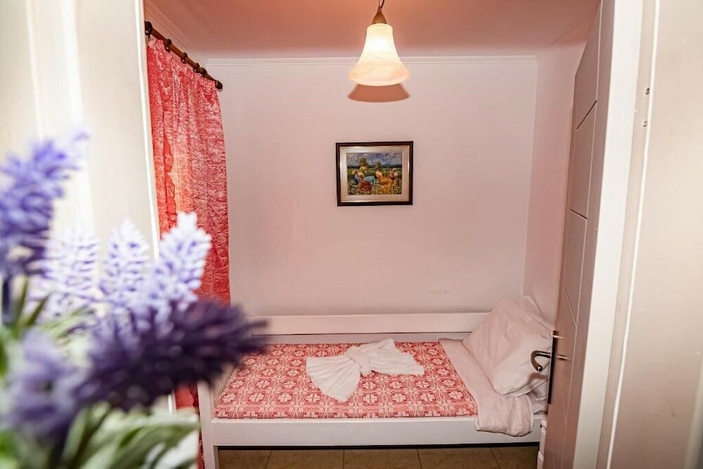 Фото Helen's House