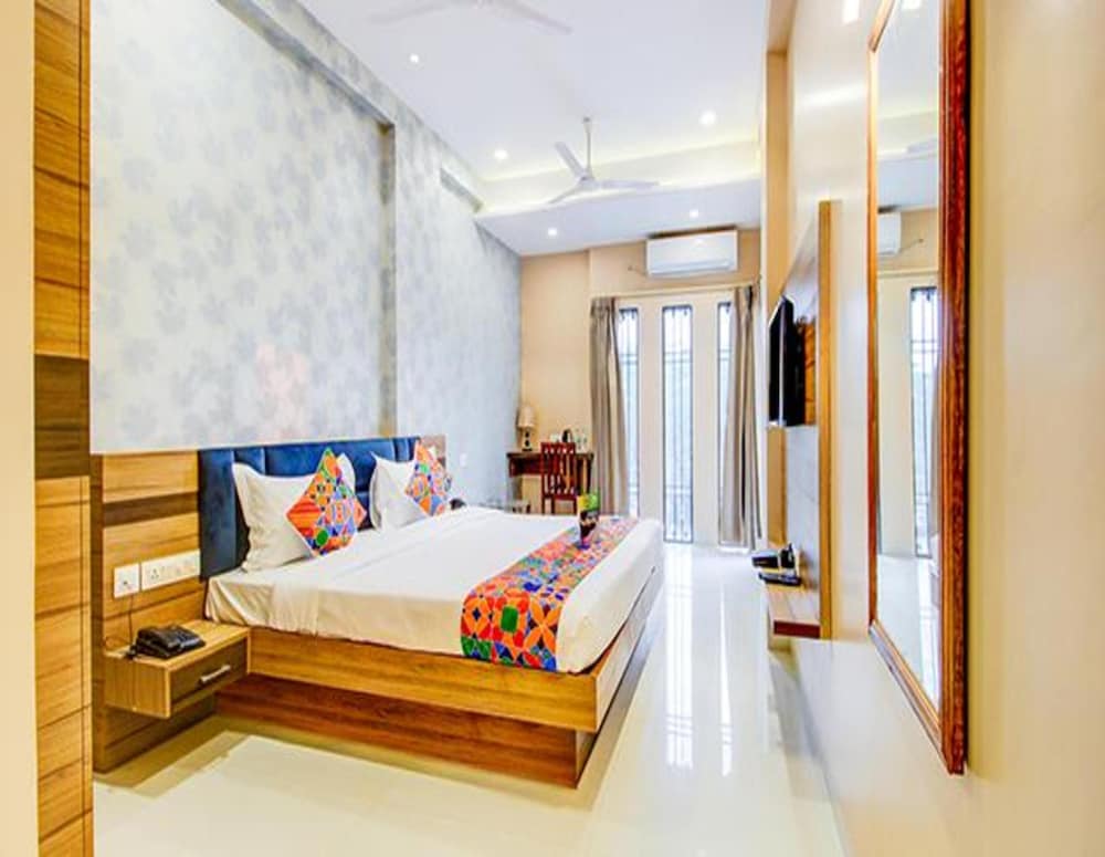 Фото FabHotel 7th Crossing