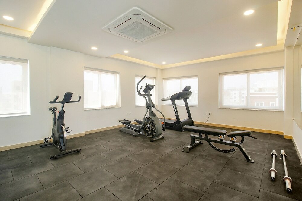 Фото Fabhotel Western Suites