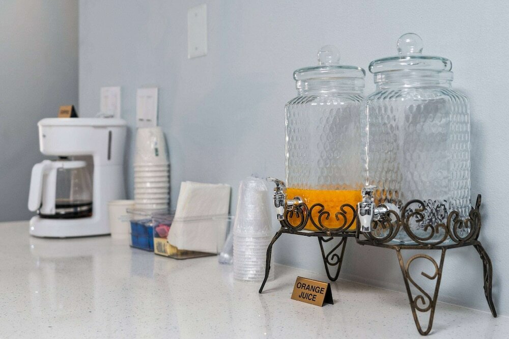 Фото Days Inn by Wyndham Albuquerque I 25