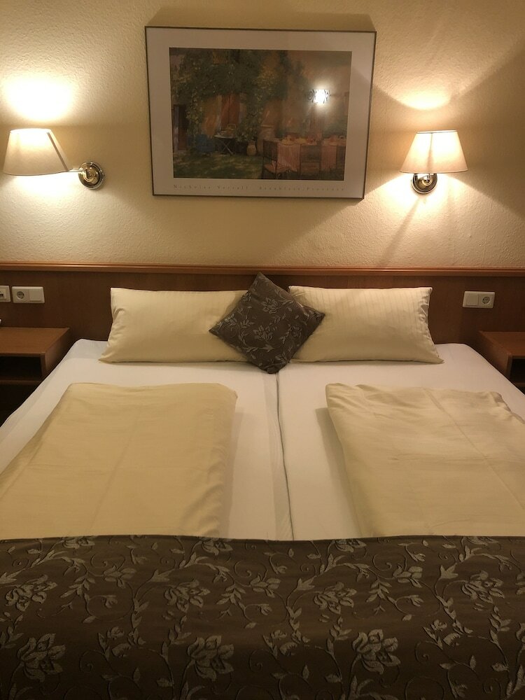 Фото Hotel Zum Kaffeekännchen