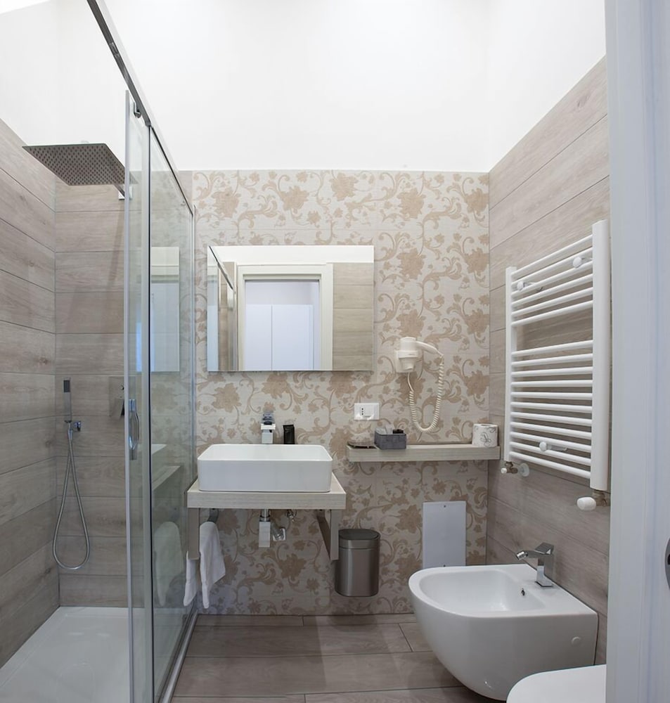 Фото Royal Gardens B&b Caserta