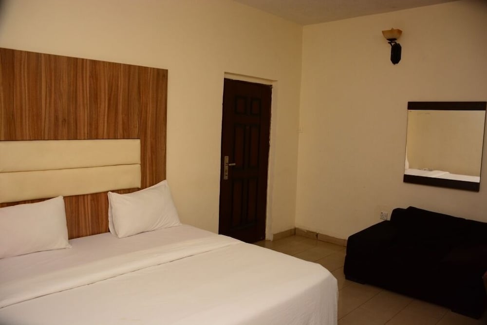 Фото Ilon Crystalz Concept Hotel