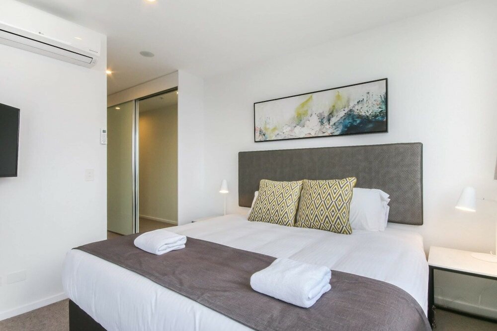 Фото Luxurious 2 Bedroom Brand New Apartment With Amazing Hinterland Views