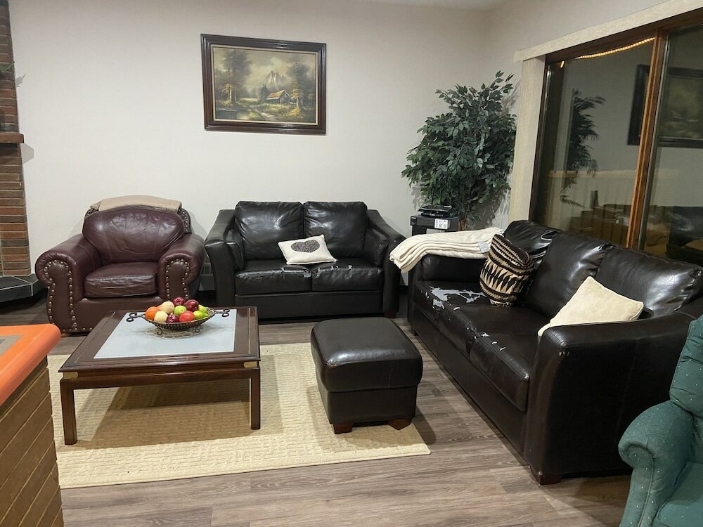 Фото Ranchland Inn