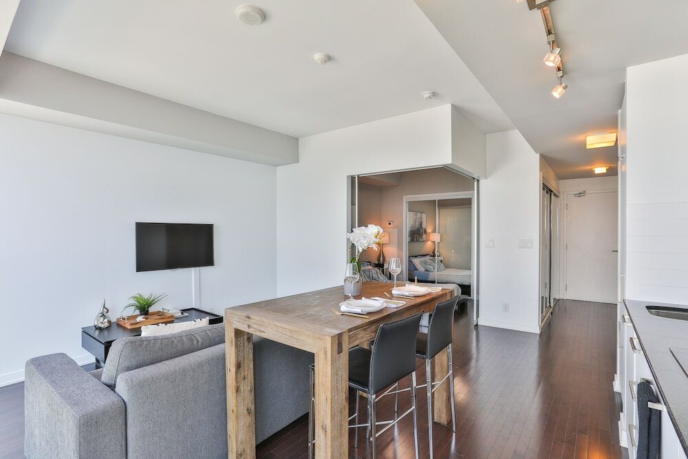 Фото Luxury Lakeview Skyscraper by Cn Tower