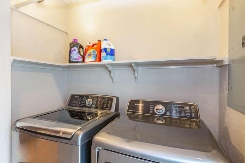 Фото Coral Hale 5 Bedroom Home by Redawning