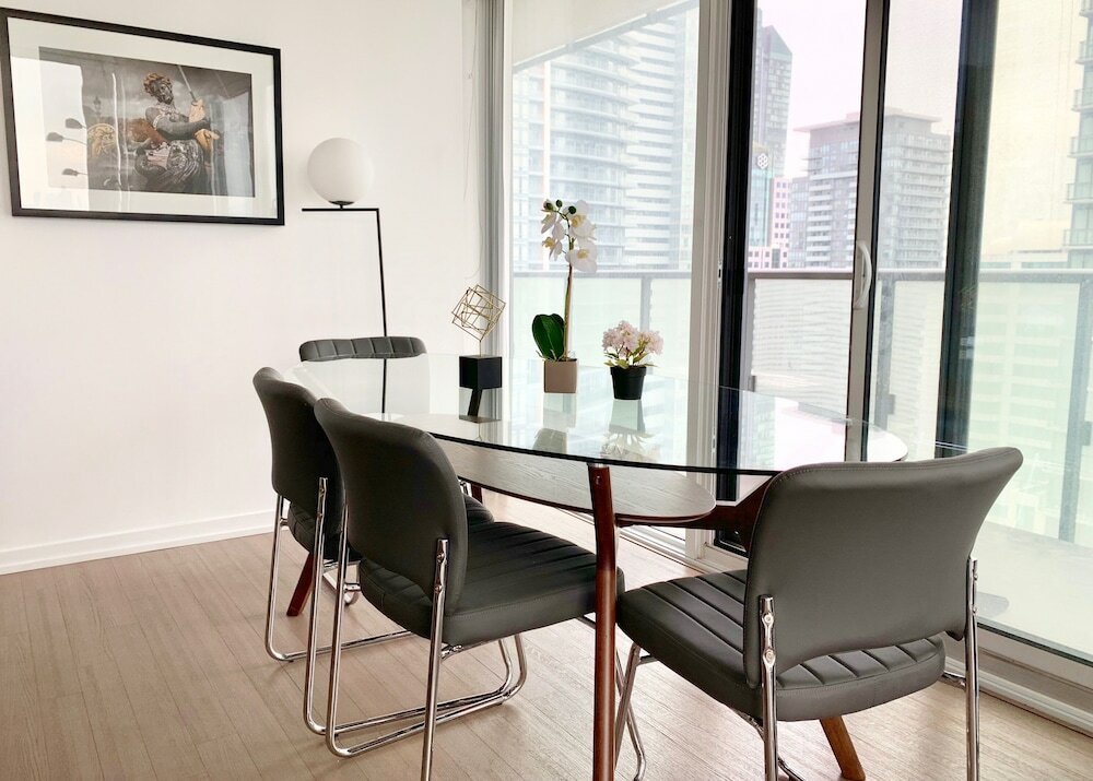 Фото Luxury 2Bed 2Bath Corner Condo