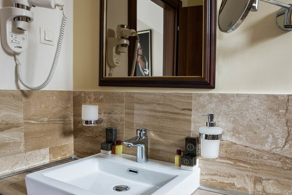 Фото Апарт-Отель Waikiki Tivat