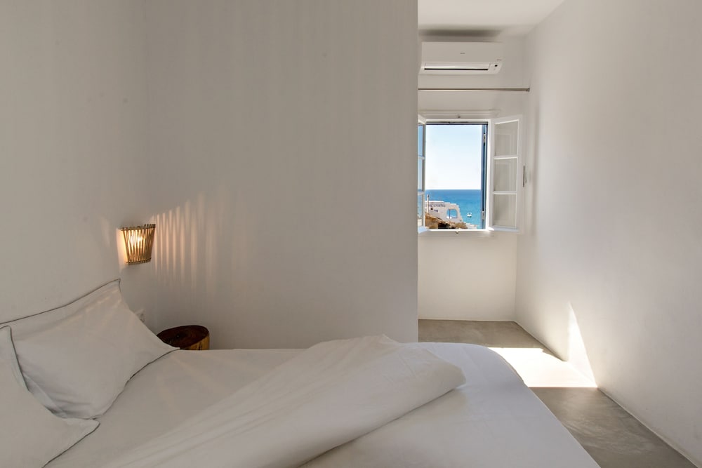 Фото Perigiali Rooms & Apartments Folegandros