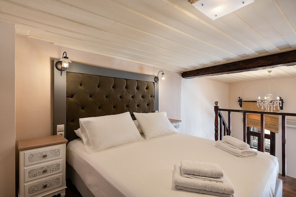 Фото Old Town Suites