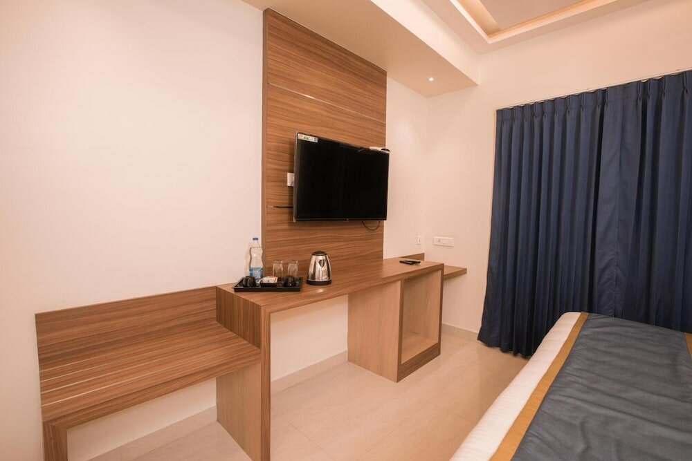 Фото Hotel Sma Grand Inn