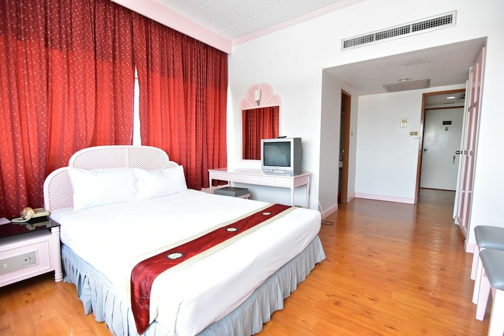 Фото Thumrin Hotel