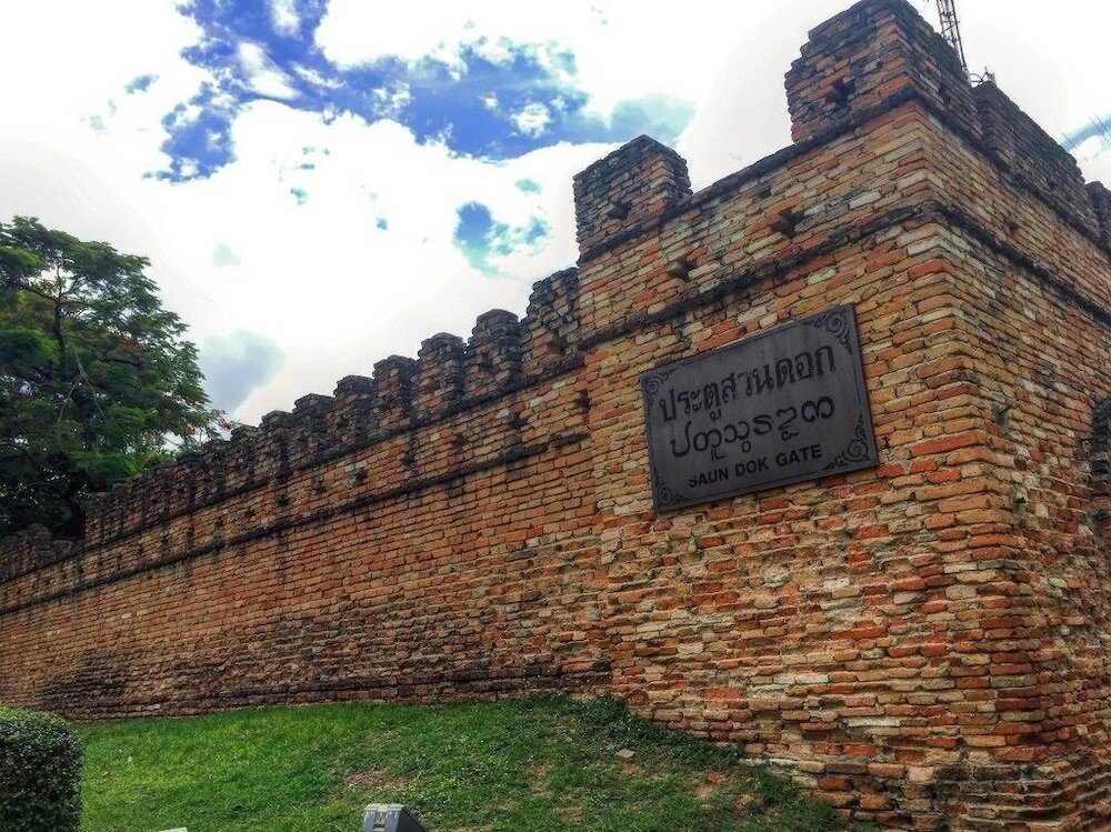 Фото The Rim Resort