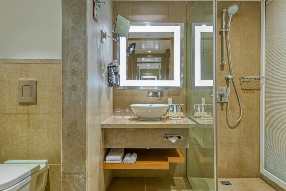 Фото Novotel Bengaluru Outer Ring Road