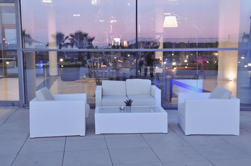 Фото West All Suite