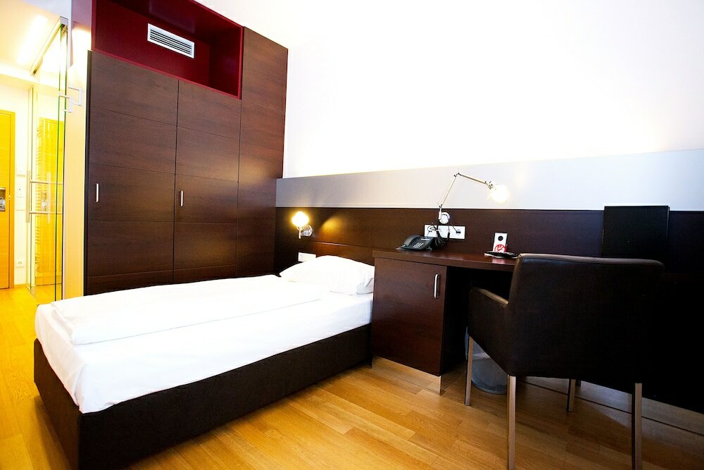 Фото Hotel Schwarzer Bär