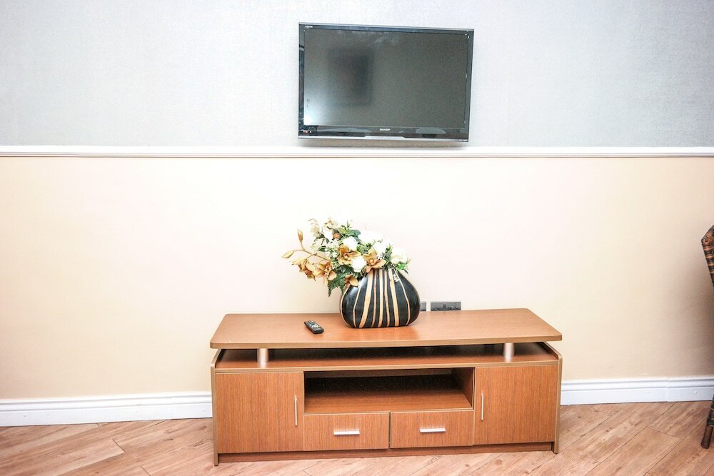 Фото Quiet Pools Inn and Residence